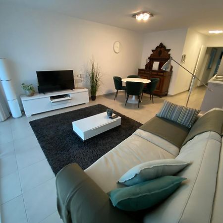 Gezellig Modern Appartement Met Optie Garagebox En In De Buurt Van Strand, Winkels En Restaurants Oostende Bagian luar foto