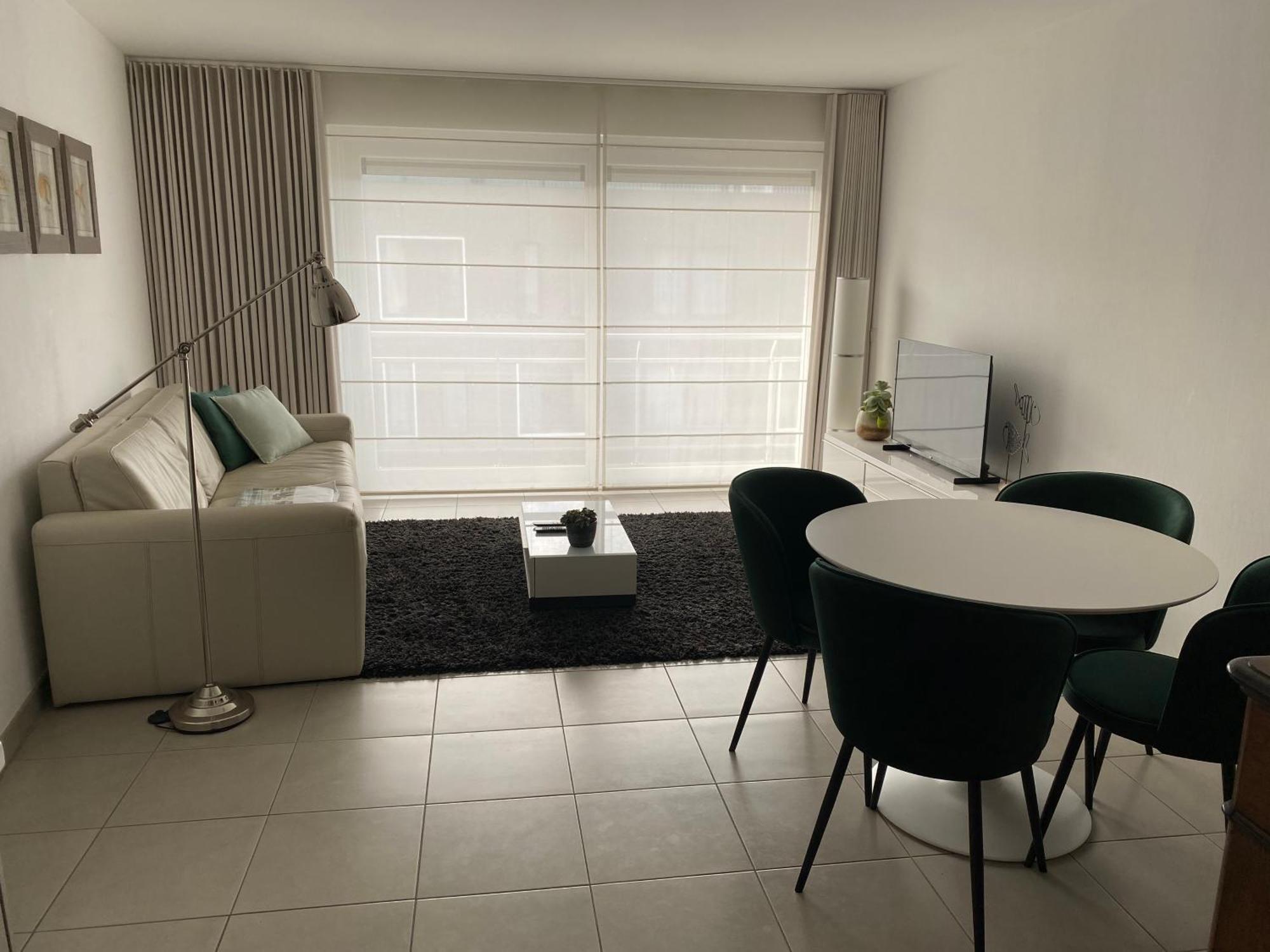 Gezellig Modern Appartement Met Optie Garagebox En In De Buurt Van Strand, Winkels En Restaurants Oostende Bagian luar foto